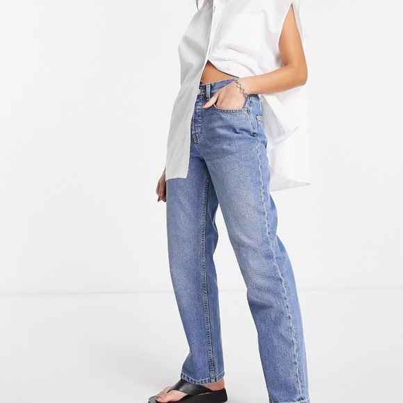 ASOS DESIGN Petite 90s straight jeans in mid blue - Picture 2 of 4